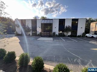 530 Sylvan Avenue 102, Englewood Cliffs, NJ 07632