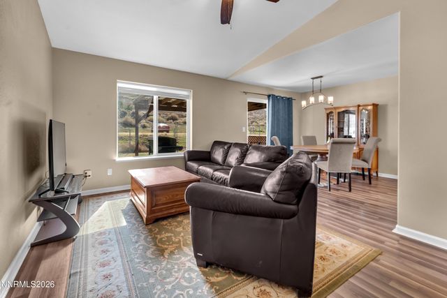 116 Ave De La Bleu De Clair, Sparks, NV 89434