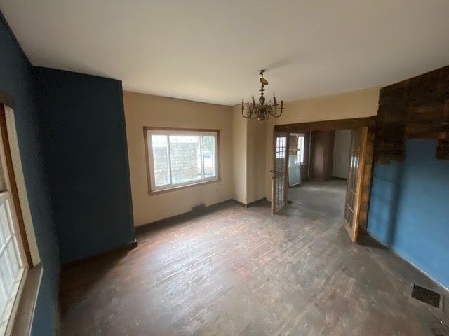 836 Duss Ave, Ambridge, PA 15003