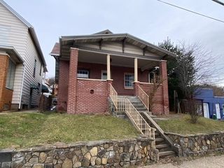 836 Duss Ave, Ambridge, PA 15003