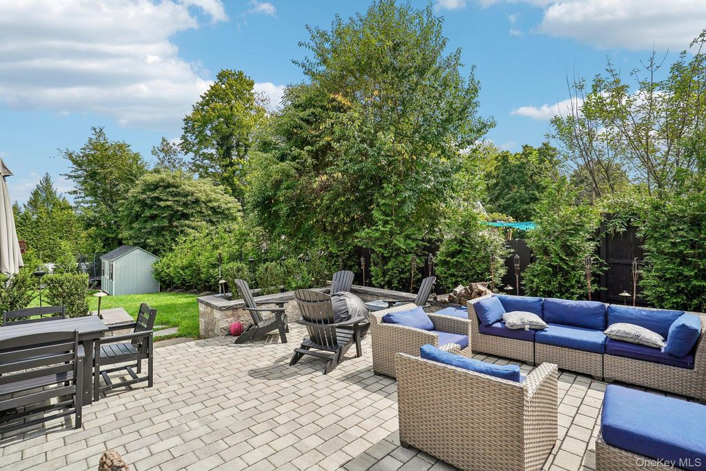27 Pierce Street, Nanuet, NY 10954 — photo 2