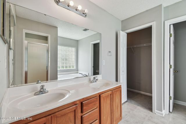 1880 CREEKVIEW Drive, Green Cove Springs, FL 32043