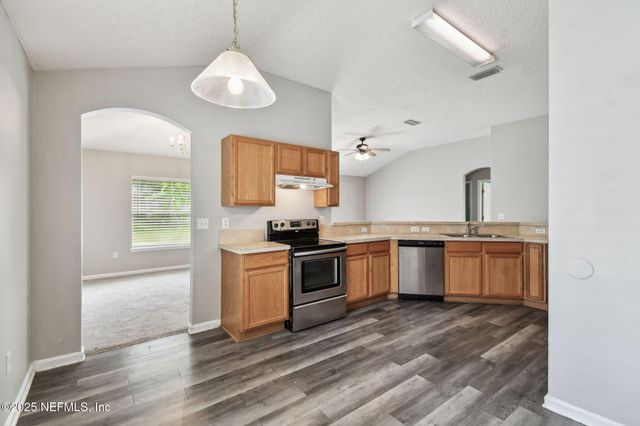 1880 CREEKVIEW Drive, Green Cove Springs, FL 32043