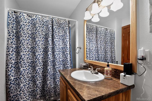 10 Salmon Loop, Gypsum, CO 81637
