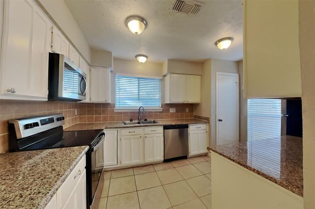 16731 Pebbleglen Drive, Houston, TX 77095