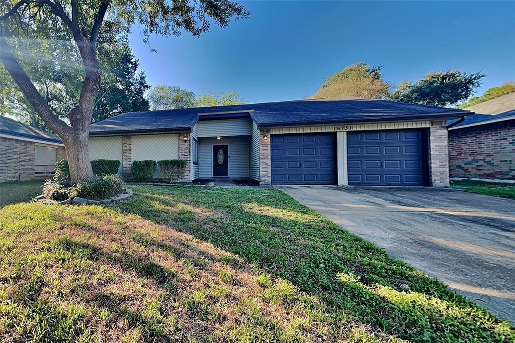 16731 Pebbleglen Drive, Houston, TX 77095