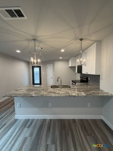 191 Valero Drive, San Marcos, TX 78666