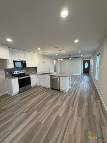 191 Valero Drive, San Marcos, TX 78666