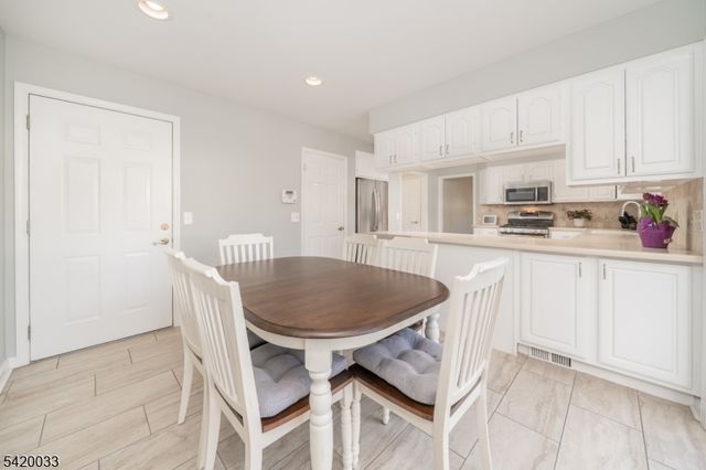 297 Elkwood Ave, New Providence Boro, NJ 07974