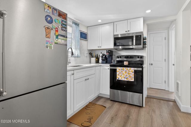 69 Dalby Place, North Middletown, NJ 07748