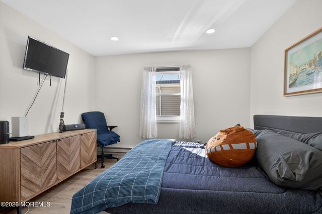 69 Dalby Place, North Middletown, NJ 07748