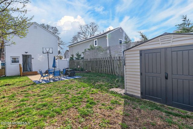 69 Dalby Place, North Middletown, NJ 07748