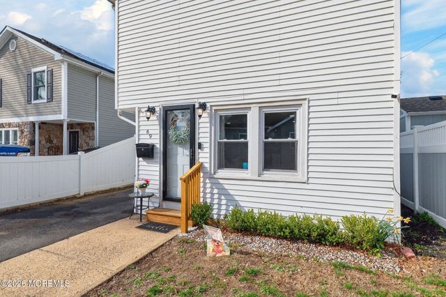 69 Dalby Place, North Middletown, NJ 07748