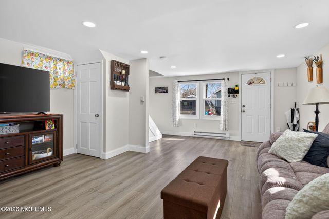 69 Dalby Place, North Middletown, NJ 07748