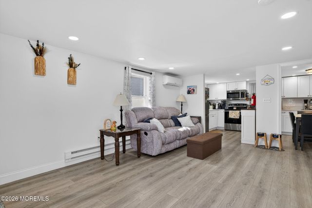 69 Dalby Place, North Middletown, NJ 07748