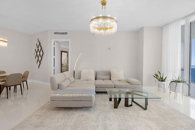 15811 COLLINS Avenue 2207, Sunny Isles Beach, FL 33160