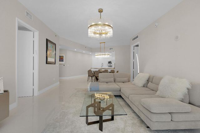 15811 COLLINS Avenue 2207, Sunny Isles Beach, FL 33160