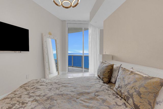 15811 COLLINS Avenue 2207, Sunny Isles Beach, FL 33160