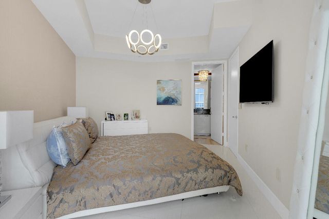 15811 COLLINS Avenue 2207, Sunny Isles Beach, FL 33160