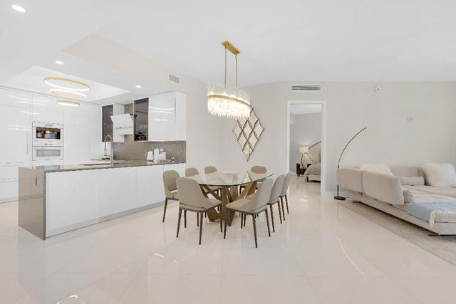 15811 COLLINS Avenue 2207, Sunny Isles Beach, FL 33160