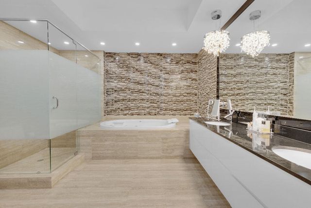 15811 COLLINS Avenue 2207, Sunny Isles Beach, FL 33160