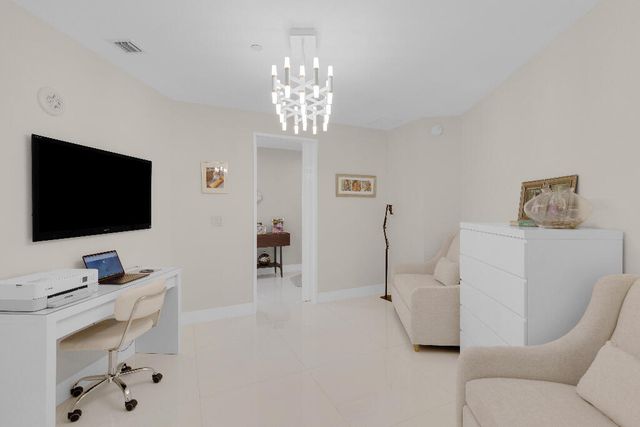15811 COLLINS Avenue 2207, Sunny Isles Beach, FL 33160