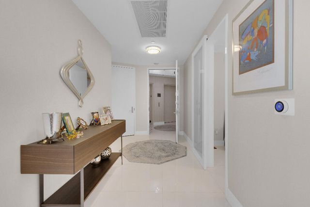 15811 COLLINS Avenue 2207, Sunny Isles Beach, FL 33160