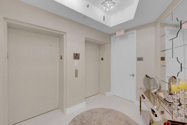 15811 COLLINS Avenue 2207, Sunny Isles Beach, FL 33160