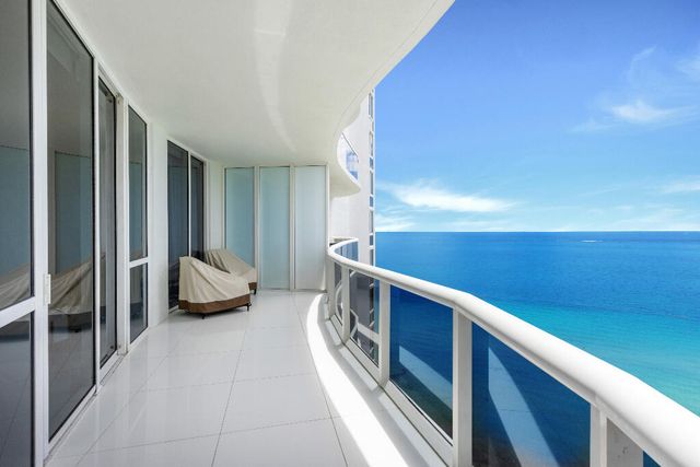15811 COLLINS Avenue 2207, Sunny Isles Beach, FL 33160
