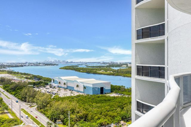 15811 COLLINS Avenue 2207, Sunny Isles Beach, FL 33160