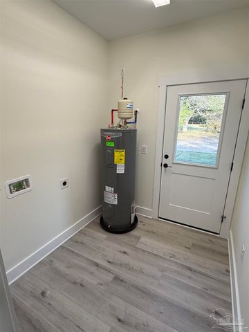 8636 Messick St B, Pensacola, FL 32534