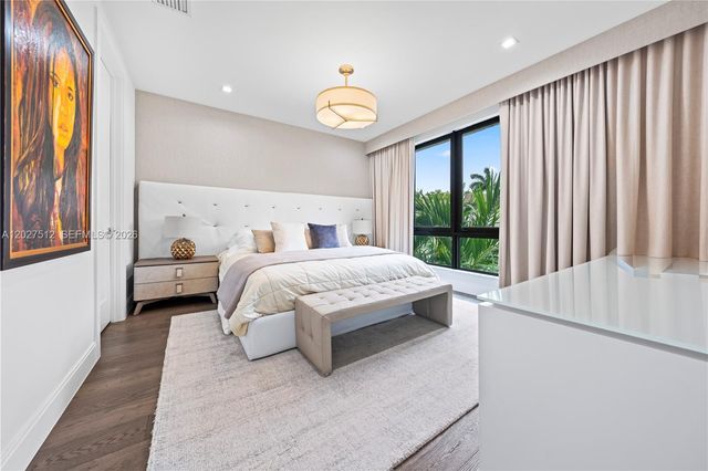 8162 NW 48th Ter, Doral, FL 33166