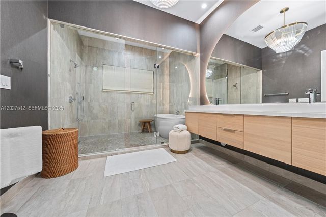 8162 NW 48th Ter, Doral, FL 33166
