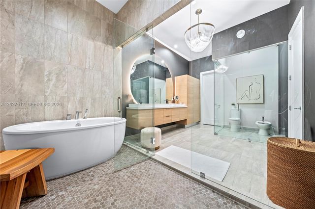 8162 NW 48th Ter, Doral, FL 33166