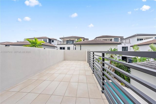 8162 NW 48th Ter, Doral, FL 33166