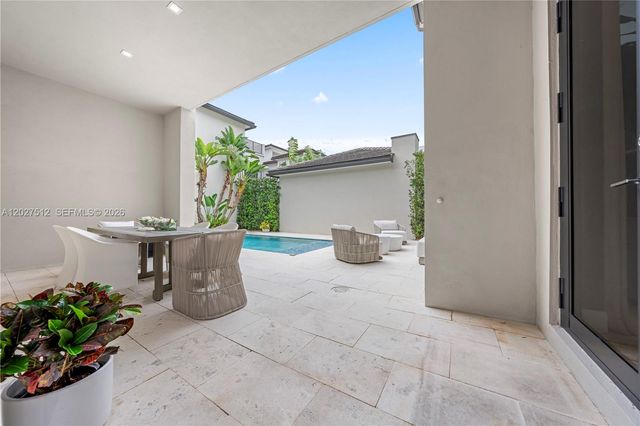 8162 NW 48th Ter, Doral, FL 33166