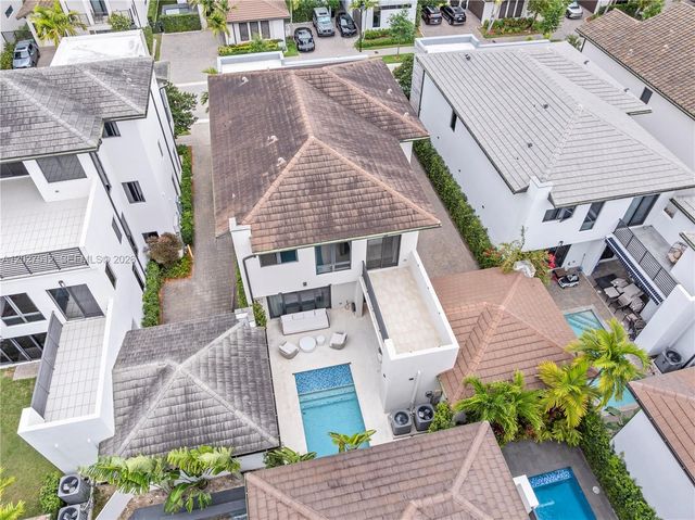 8162 NW 48th Ter, Doral, FL 33166