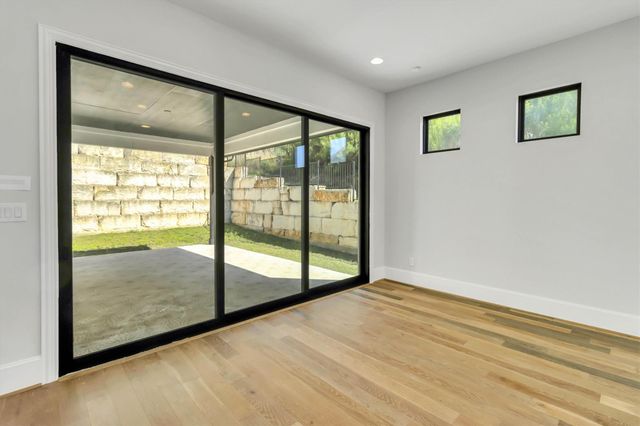 308 Lodestone LN, Austin, TX 78738