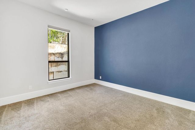 308 Lodestone LN, Austin, TX 78738