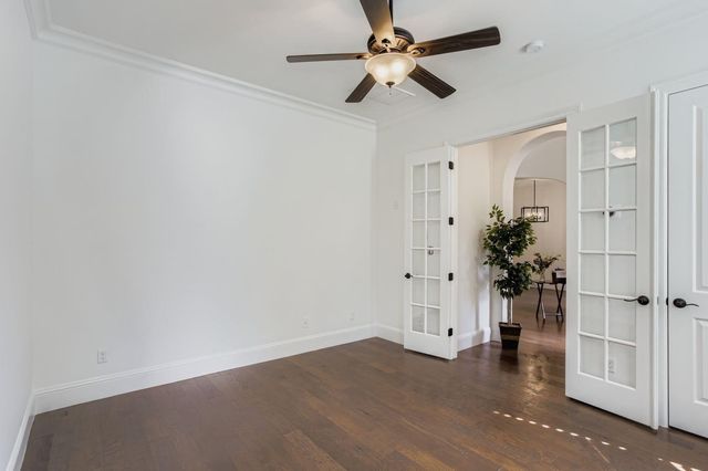 6 Freestone Stream Place, The Woodlands, TX 77389