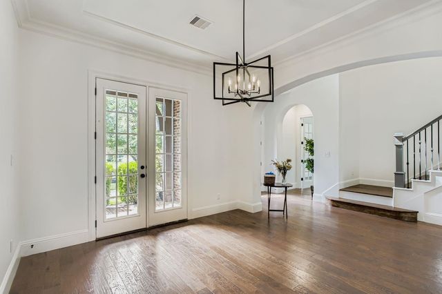 6 Freestone Stream Place, The Woodlands, TX 77389