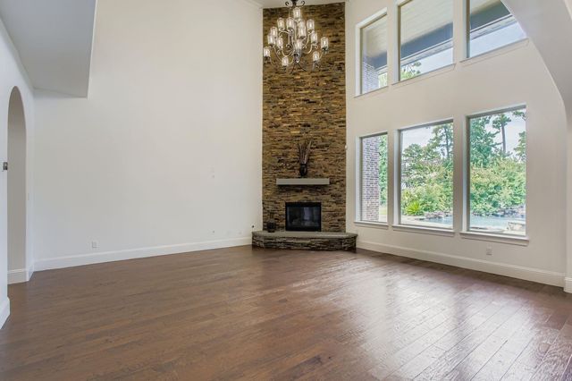 6 Freestone Stream Place, The Woodlands, TX 77389
