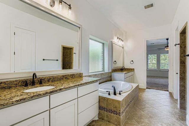 6 Freestone Stream Place, The Woodlands, TX 77389