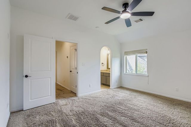 6 Freestone Stream Place, The Woodlands, TX 77389
