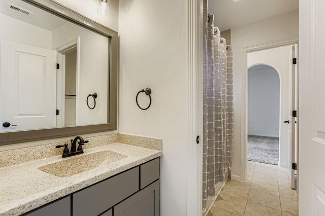 6 Freestone Stream Place, The Woodlands, TX 77389