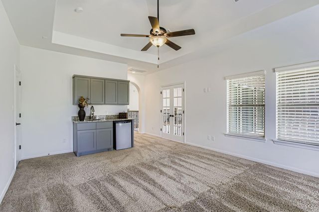 6 Freestone Stream Place, The Woodlands, TX 77389