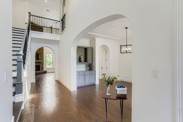 6 Freestone Stream Place, The Woodlands, TX 77389