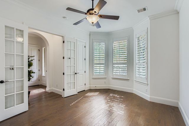 6 Freestone Stream Place, The Woodlands, TX 77389