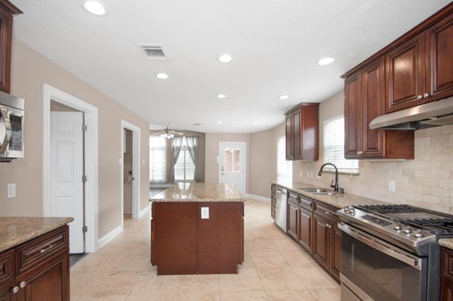 2103 Paintbrush Ave Avenue, League City, TX 77573