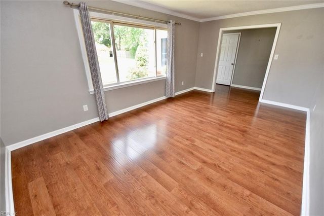 504 S Kings Point RD, Virginia Beach, VA 23452